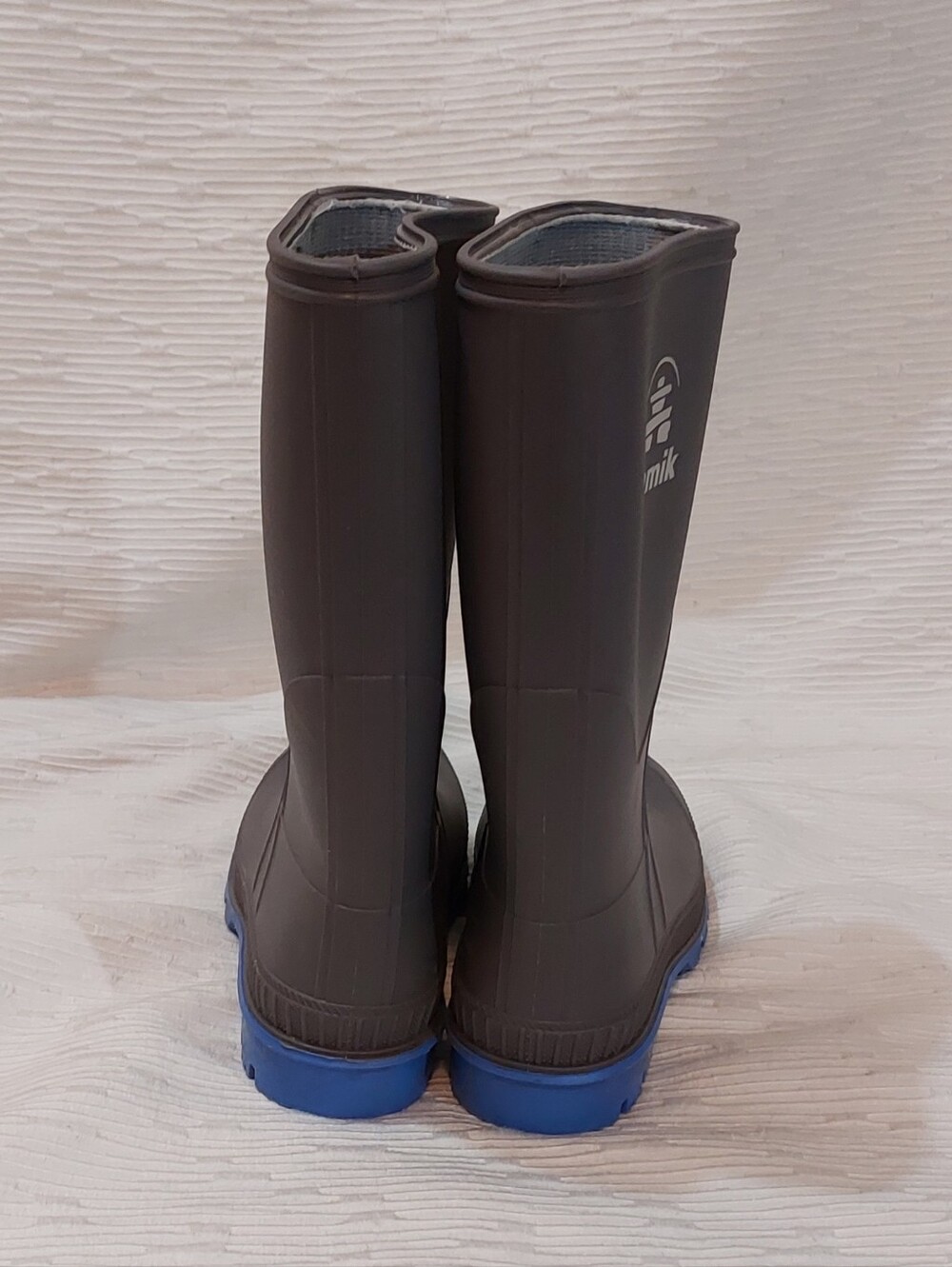 Kamik Logo Gray Rain Boots with Blue Soles Big Kid Size 5 - Picture 4 of 9